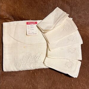 Elegant White Superior Hand Made Embroidered Tablecloth and 5 matching napkins